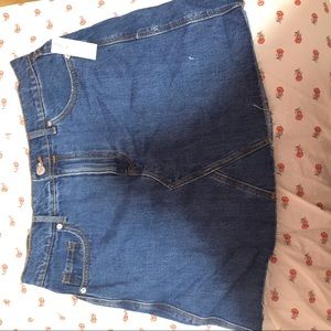 BRAND NEW DENIM SKIRT!!